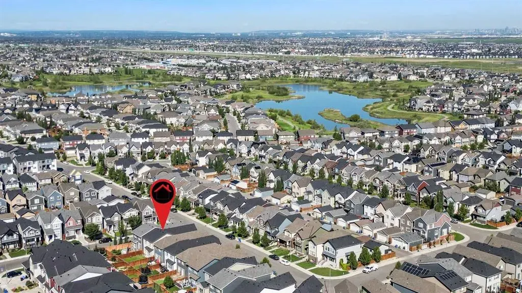 244 Masters Crescent SE