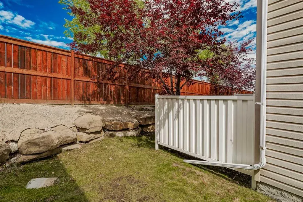 83 Country Hills Villas NW