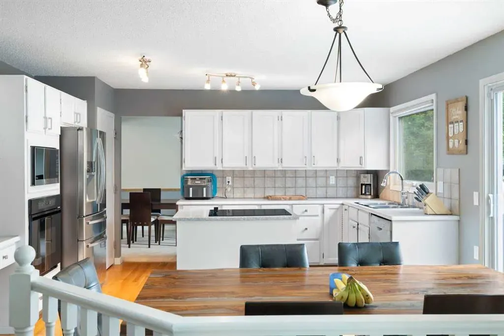 156 Woodfield Road SW