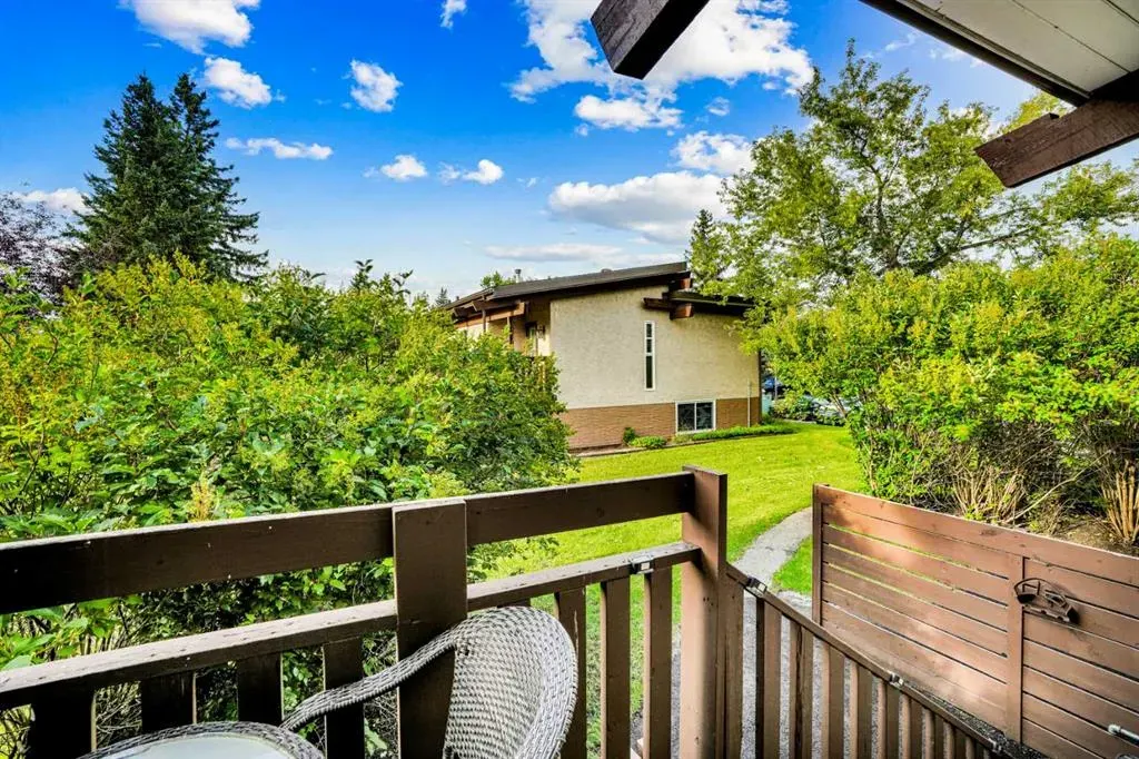 4964 Rundlewood Drive NE