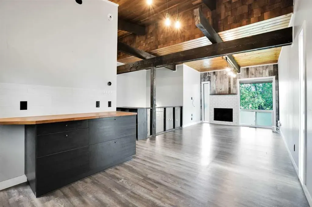 4964 Rundlewood Drive NE