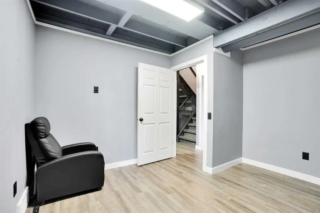4964 Rundlewood Drive NE