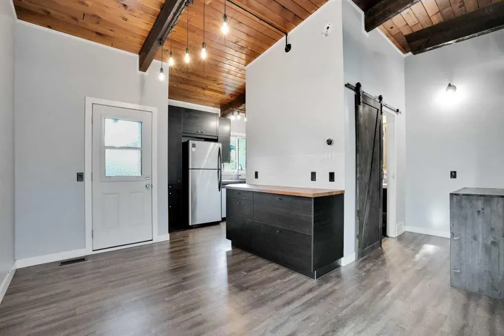 4964 Rundlewood Drive NE