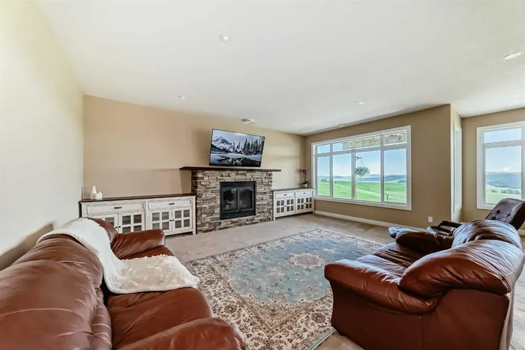 196096 144 Street W