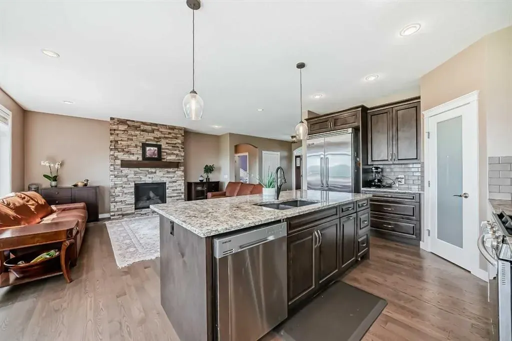 196096 144 Street W