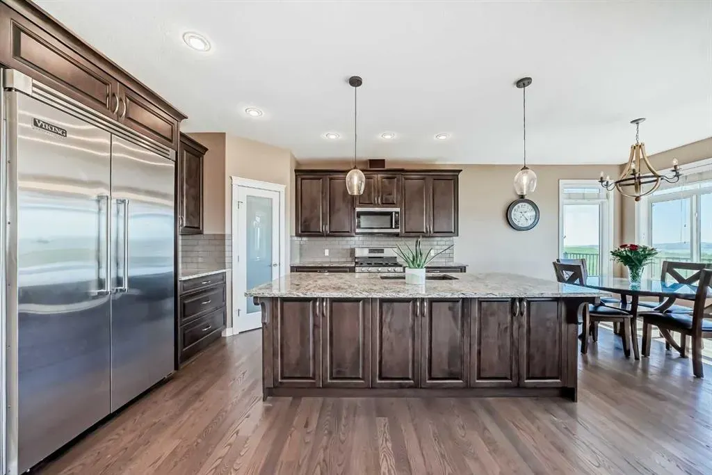 196096 144 Street W