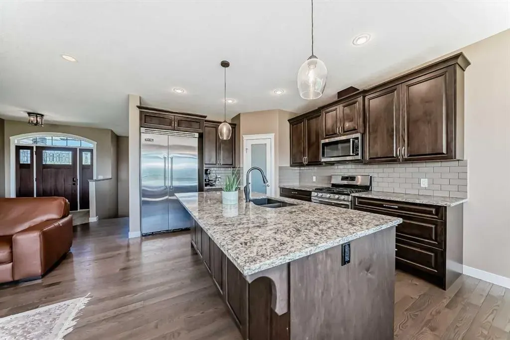 196096 144 Street W