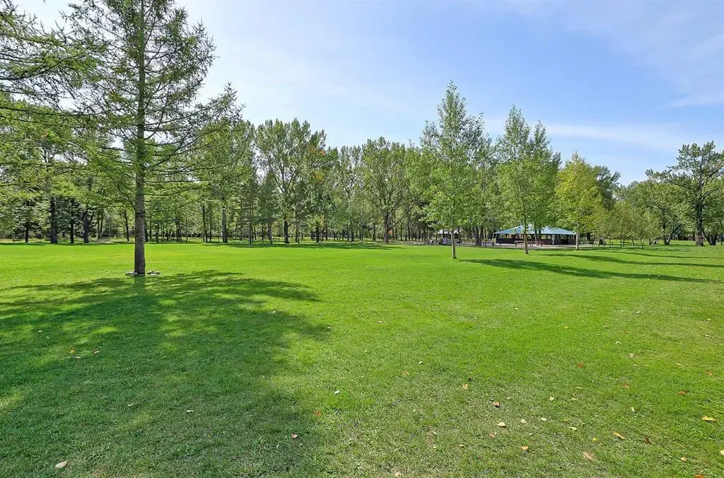 11 Beaupre Crescent NW