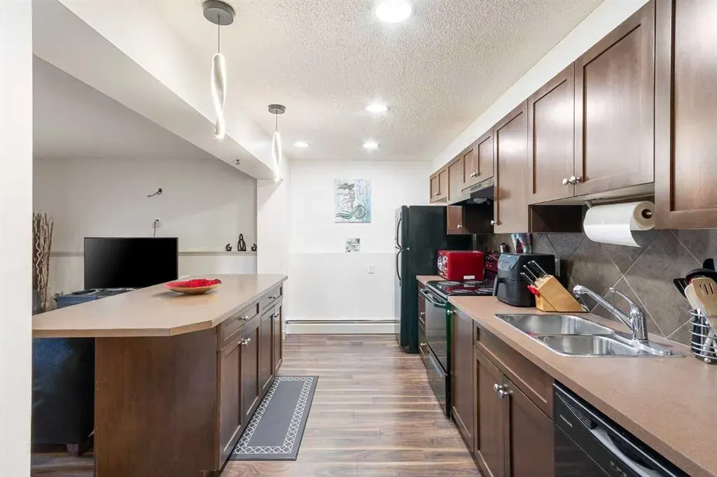 1836 12 Avenue SW, #103