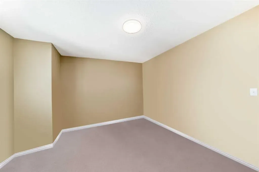121A 5 Avenue