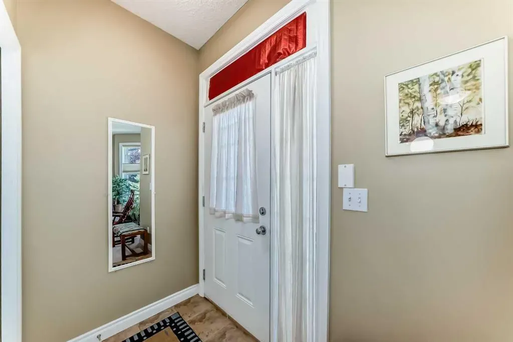 121A 5 Avenue