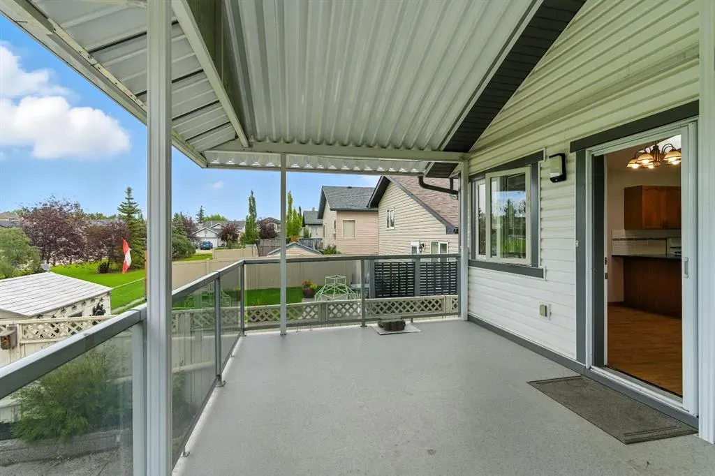 18 Springs Crescent SE