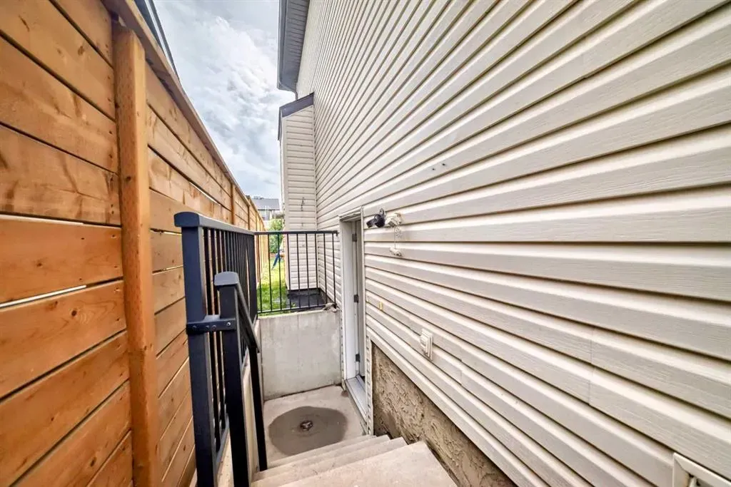 14 Skyview Ranch Street NE