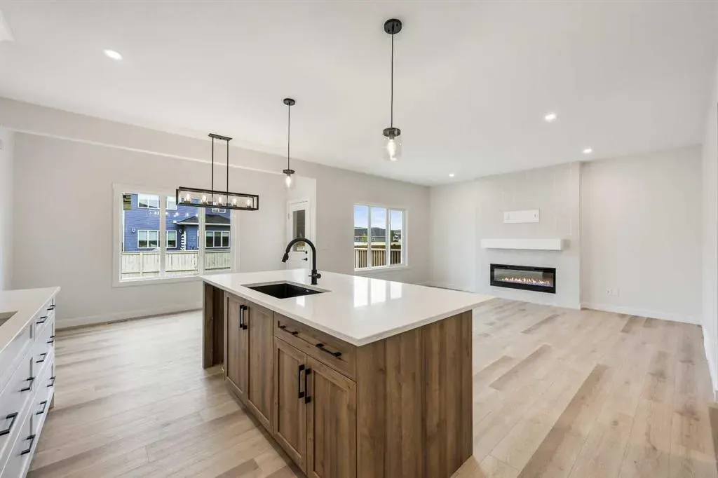 533 Baywater Manor SW