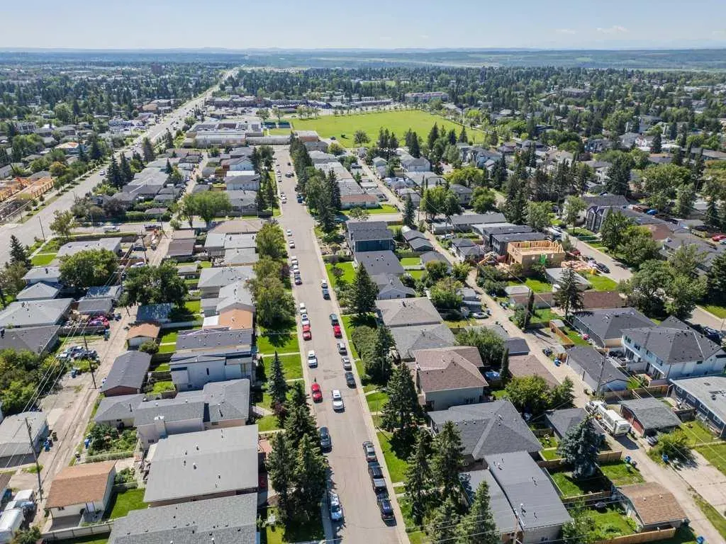 3105 A & B, 3017 A & B 38 Street SW