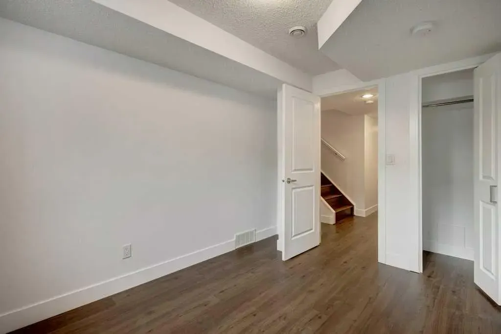 3105 A & B, 3017 A & B 38 Street SW