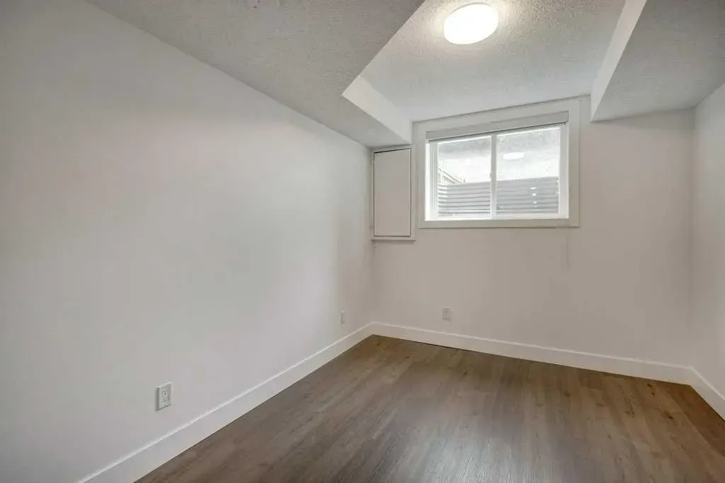 3105 A & B, 3017 A & B 38 Street SW
