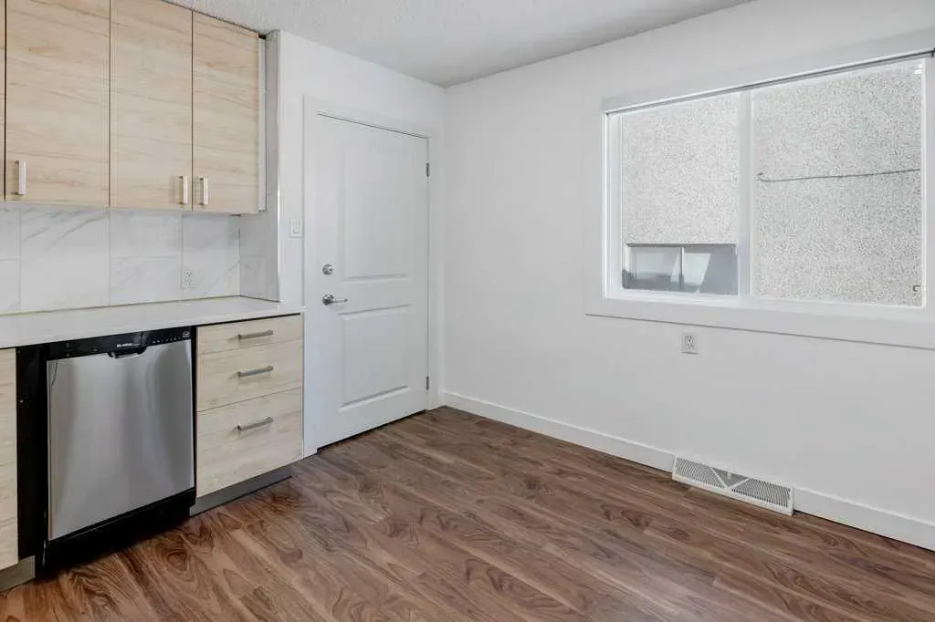 3105 A & B, 3017 A & B 38 Street SW