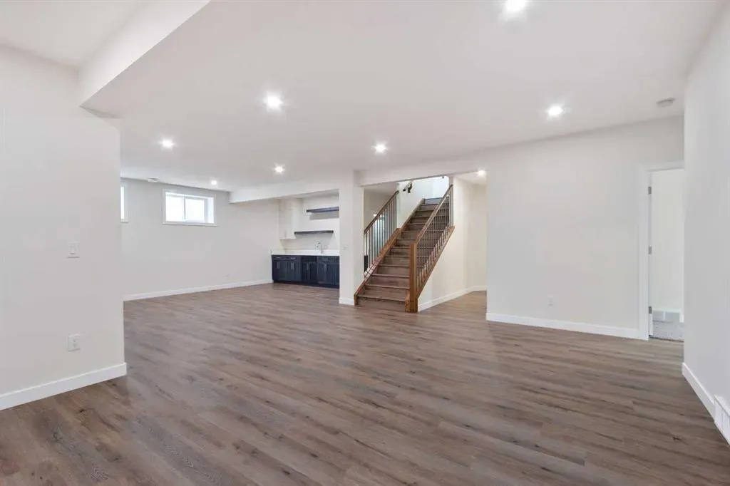 6 Harrison Green
