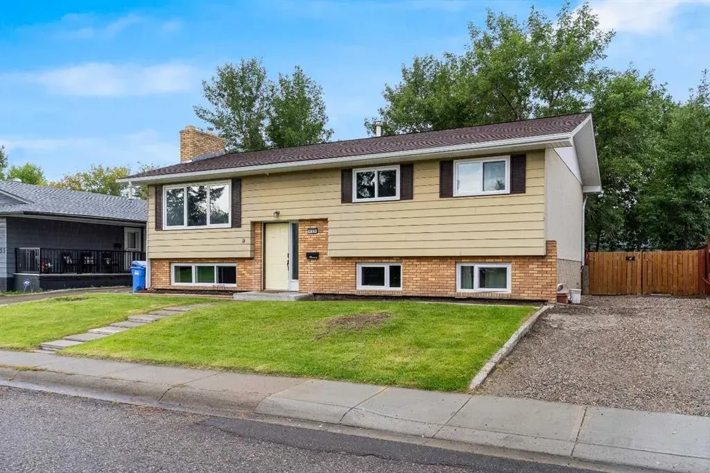 139 Manora Drive NE