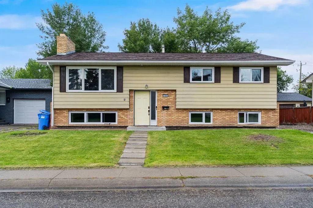 139 Manora Drive NE