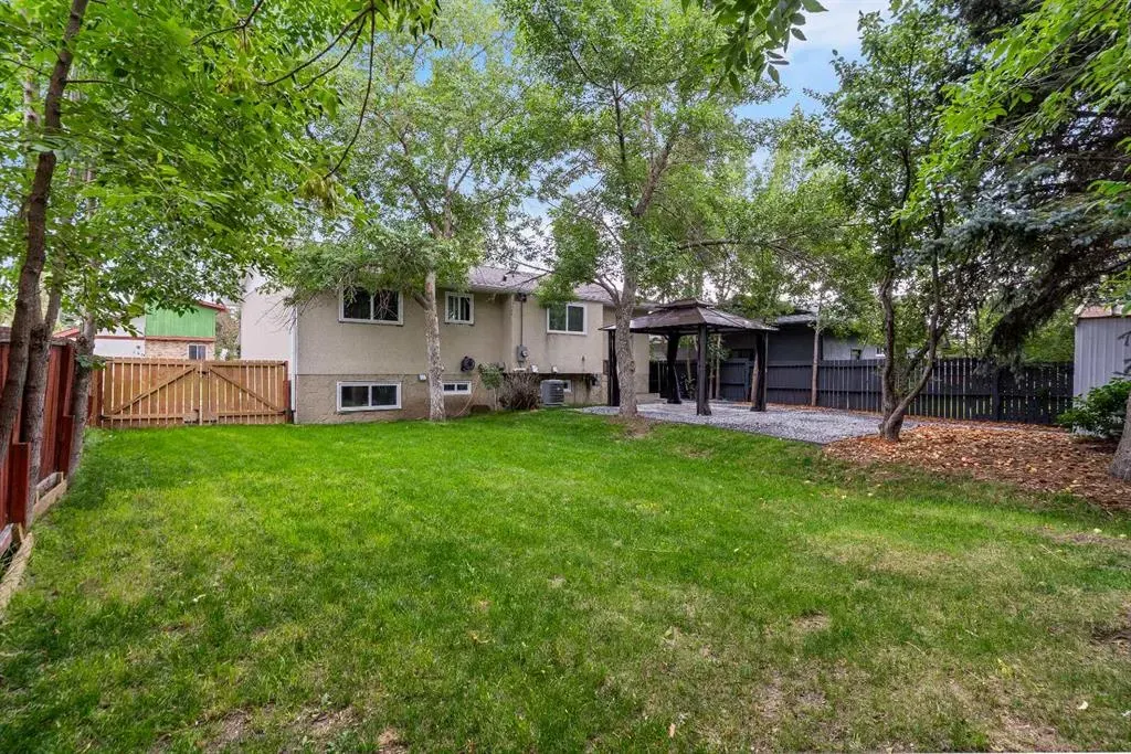 139 Manora Drive NE