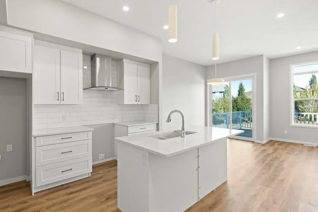 108 Monterey Bay SE