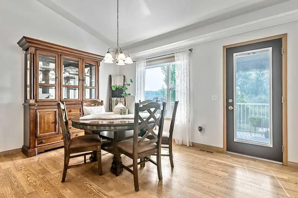 316 Lineham Acres Drive NW