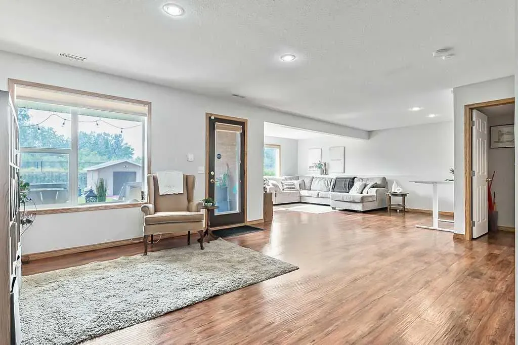 316 Lineham Acres Drive NW