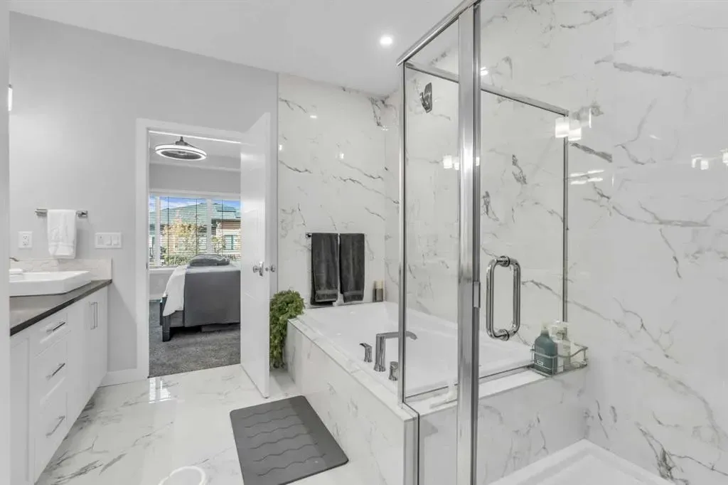111 Marina Cove SE
