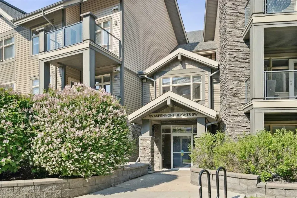 35 Aspenmont Heights SW, #243