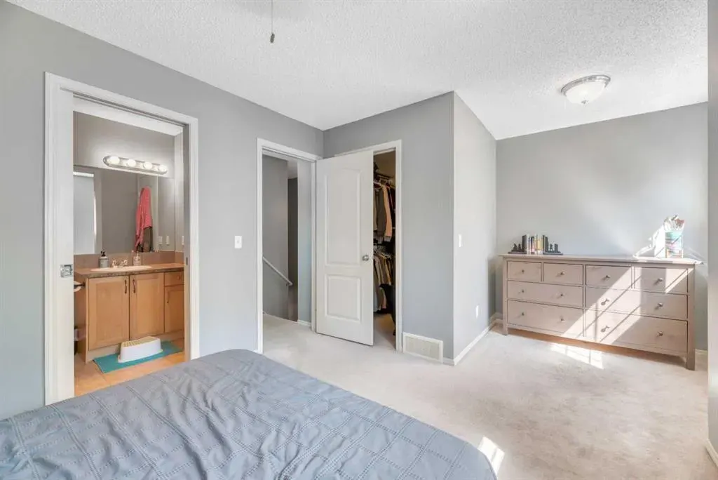 205 Strathaven Mews