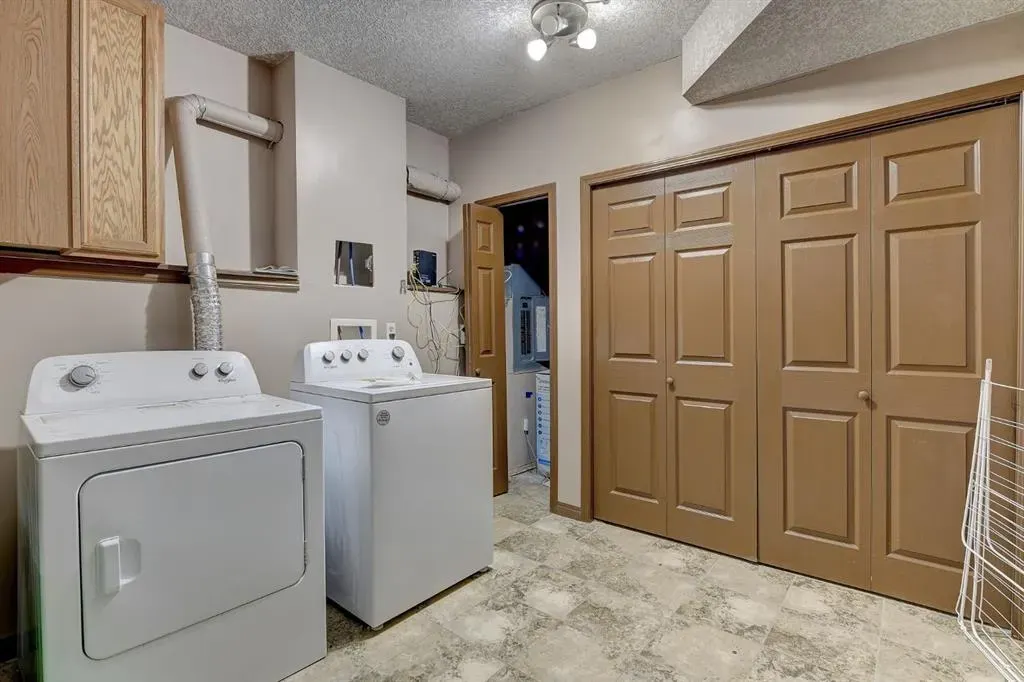 9273 94 Avenue, #A & B