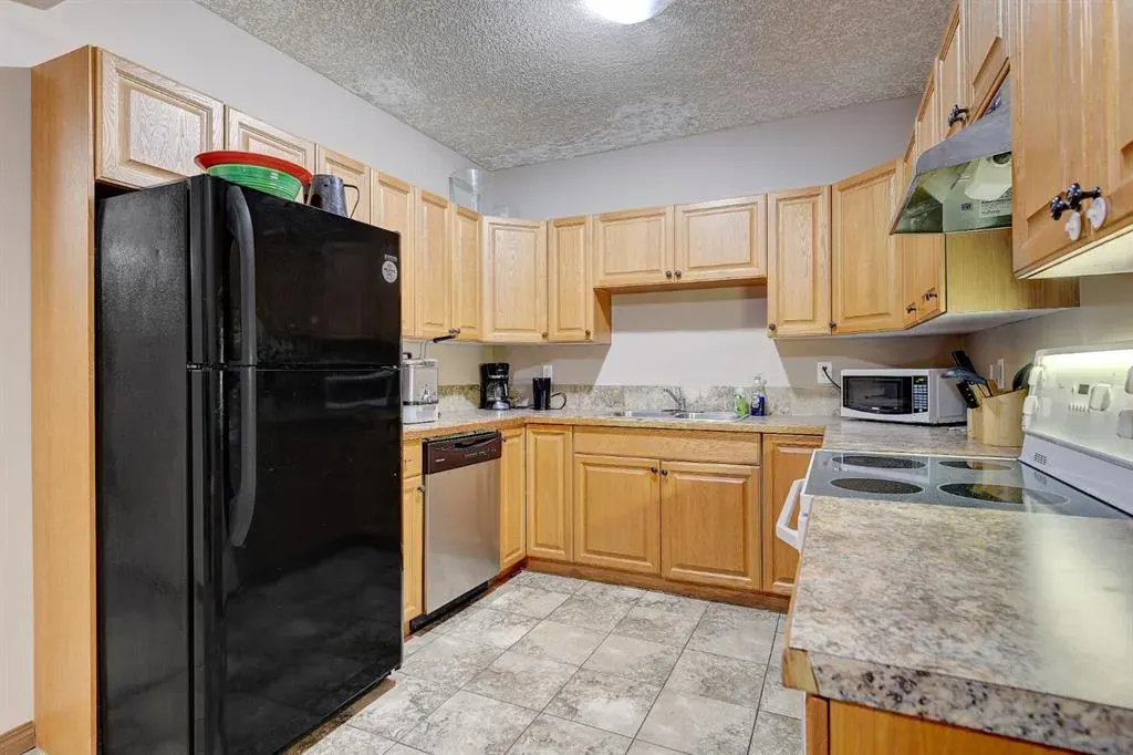 9273 94 Avenue, #A & B