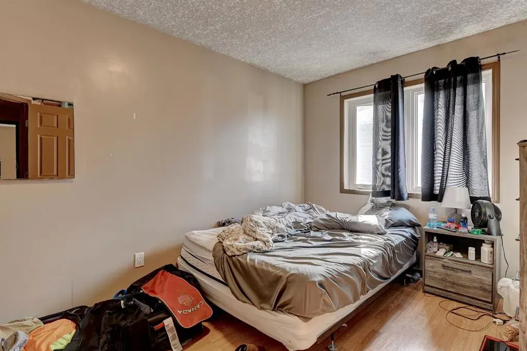 9273 94 Avenue, #A & B