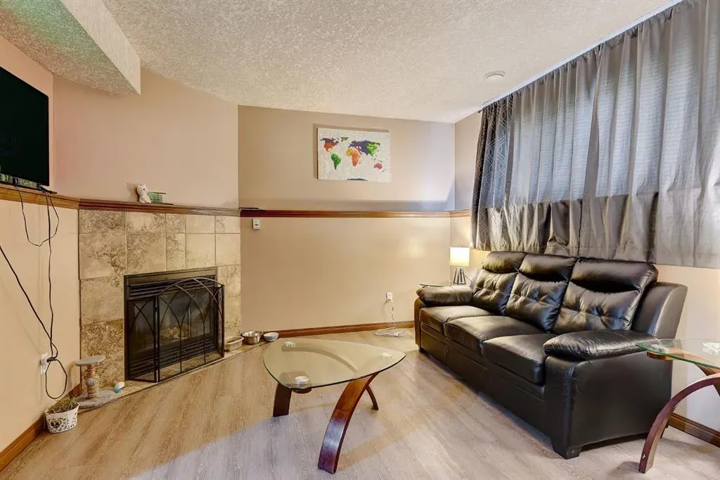 9273 94 Avenue, #A & B