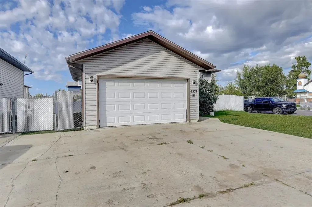 9273 94 Avenue, #A & B