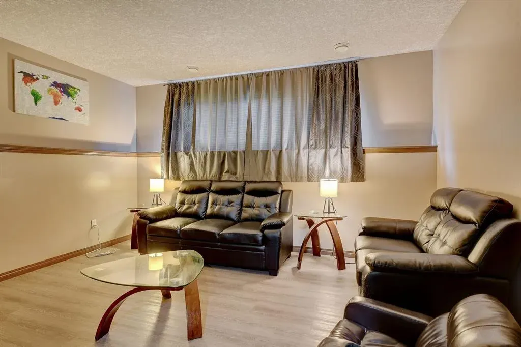 9273 94 Avenue, #A & B