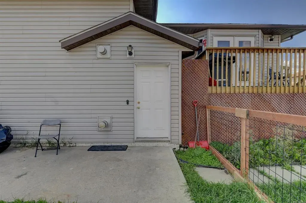 9273 94 Avenue, #A & B
