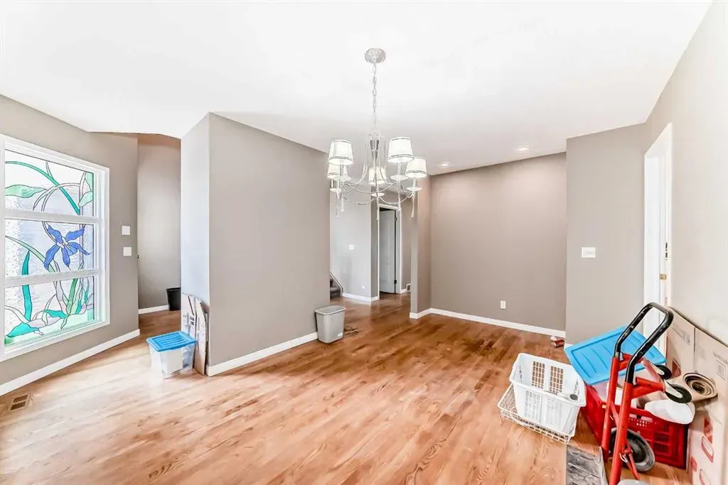 145 Edgeview Road NW
