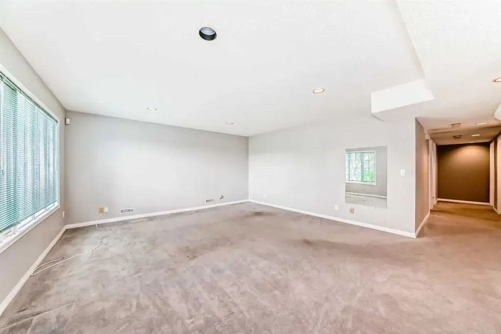 145 Edgeview Road NW