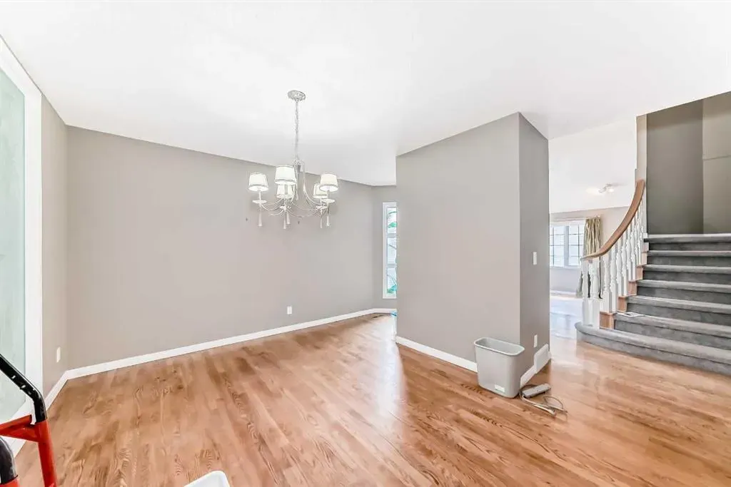 145 Edgeview Road NW