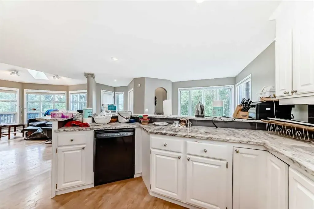145 Edgeview Road NW