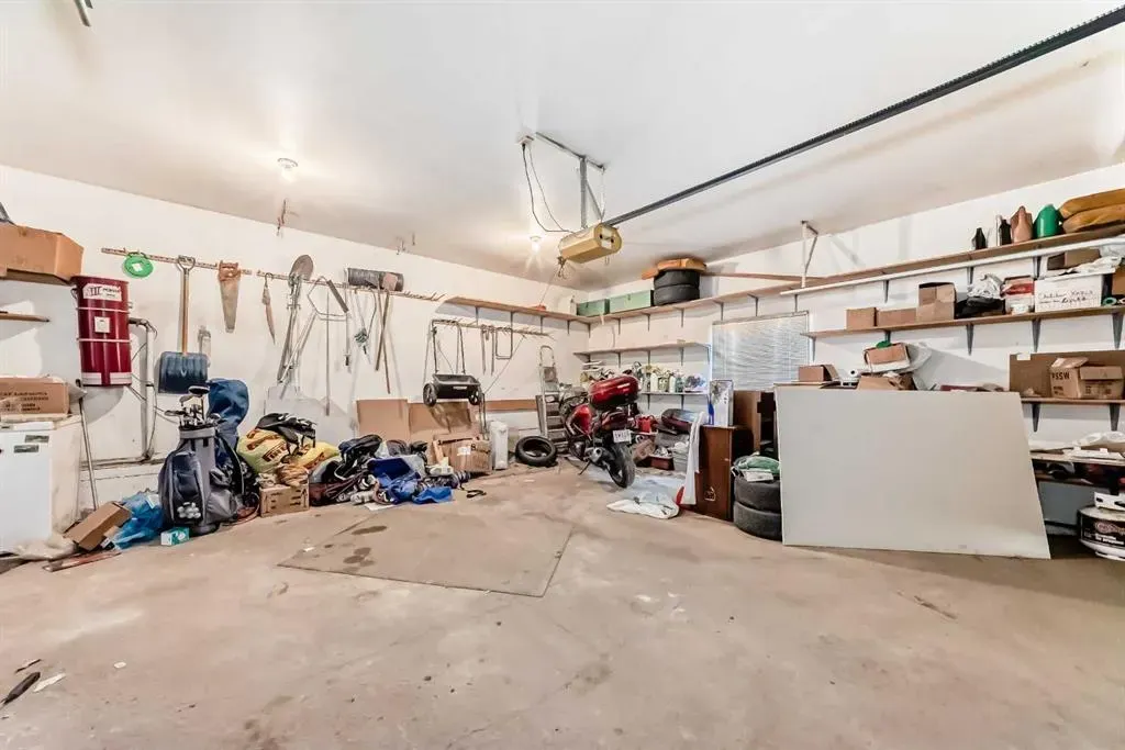 145 Edgeview Road NW