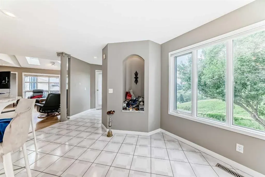 145 Edgeview Road NW