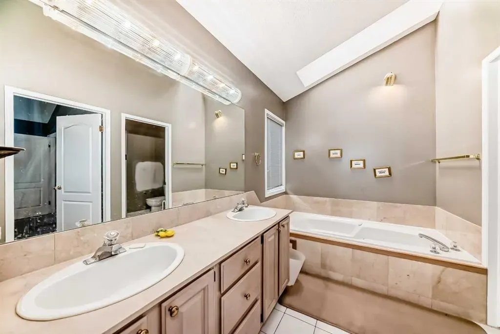 145 Edgeview Road NW
