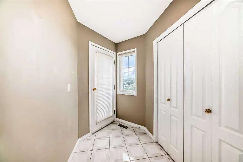 145 Edgeview Road NW