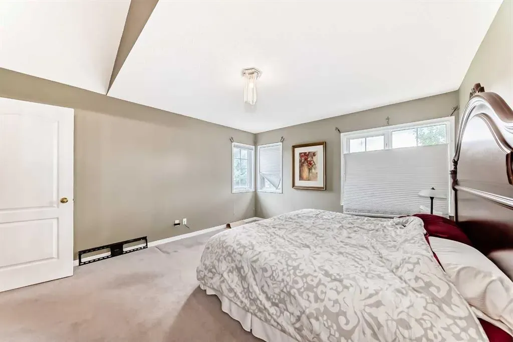 145 Edgeview Road NW