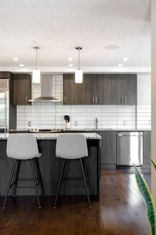 303 13 Avenue SW, #203