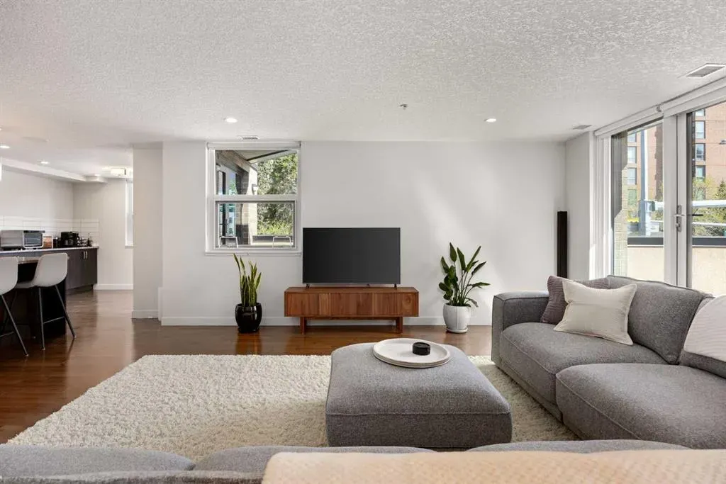 303 13 Avenue SW, #203